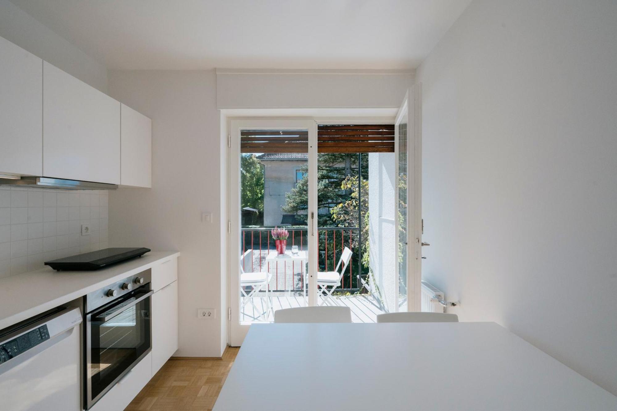 Ljubljana C17 4-Bedroom Private Row House With Garden And Parking Экстерьер фото